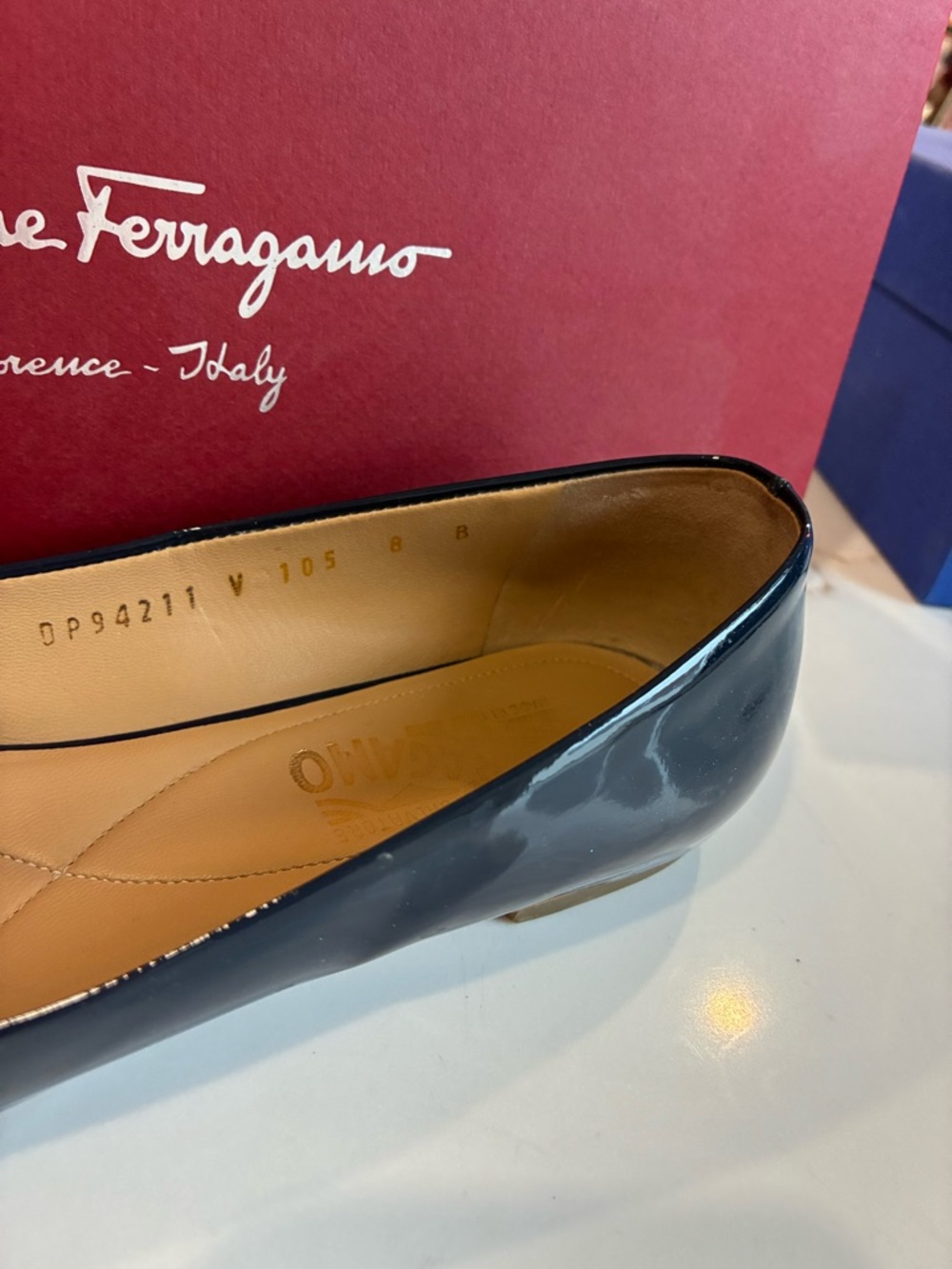 Salvatore Ferragamo Navy Patent Varina Bow Ballet Flat - Picture 2 of 6